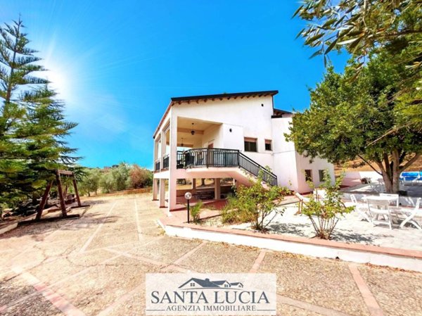 casa indipendente in vendita a Canicattì