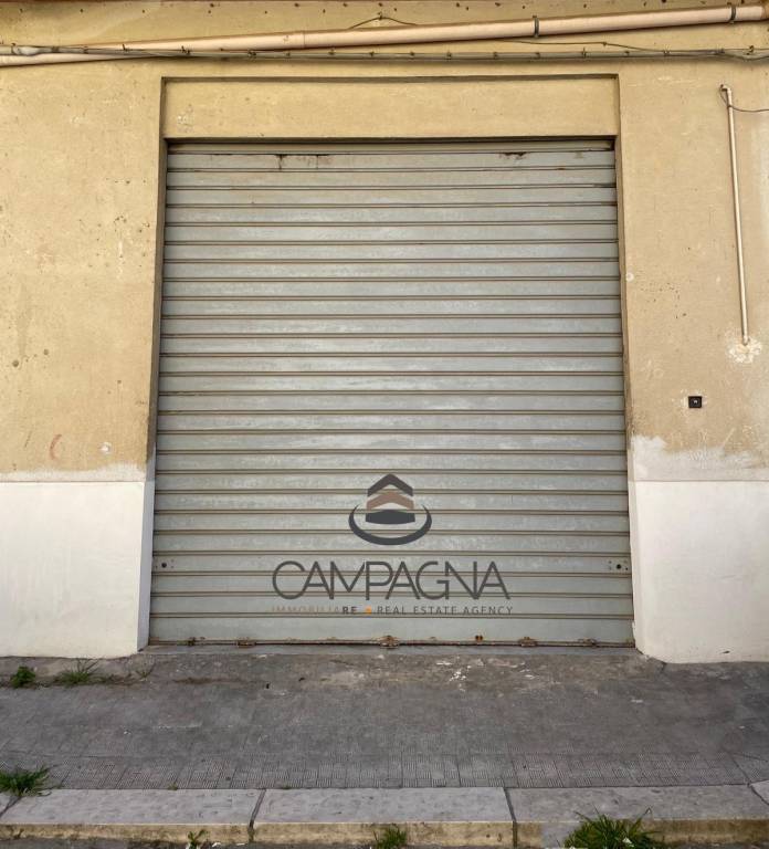 locale commerciale in vendita a Canicattì