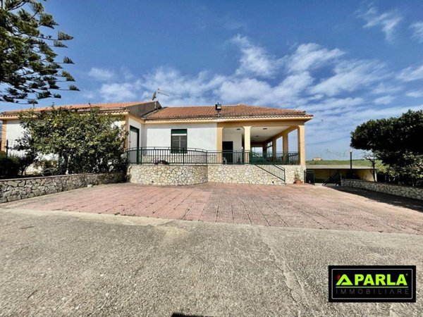 casa indipendente in vendita a Canicattì