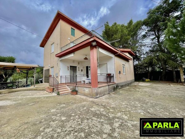 casa indipendente in vendita a Canicattì