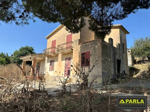 casa indipendente in vendita a Canicattì