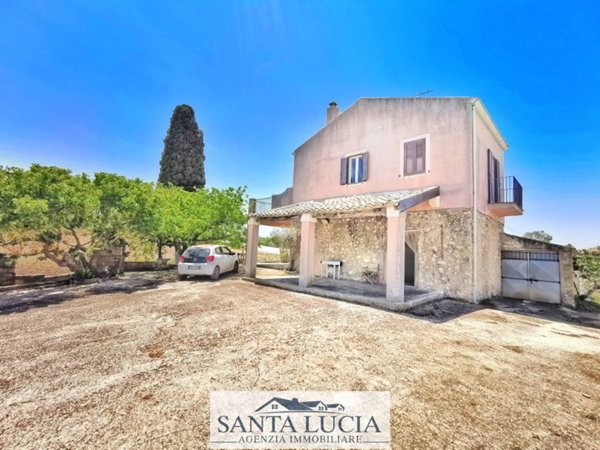 casa indipendente in vendita a Canicattì