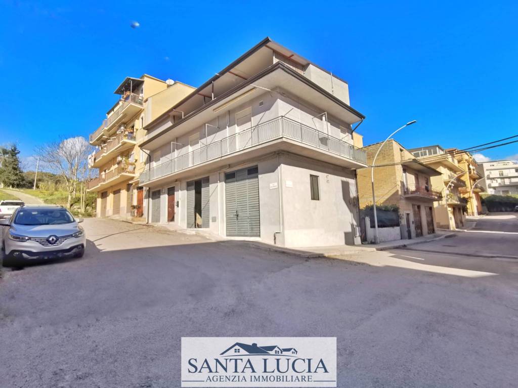 casa indipendente in vendita a Canicattì