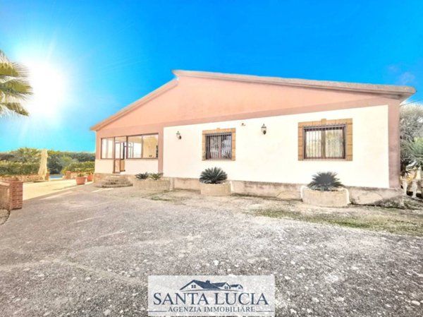 casa indipendente in vendita a Canicattì