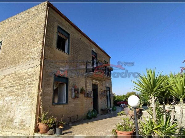 casa indipendente in vendita a Canicattì