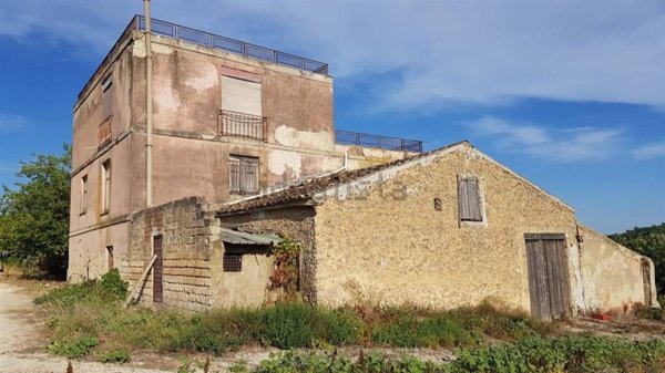 casale in vendita a Canicattì