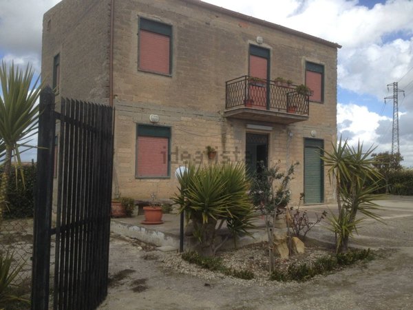 casa indipendente in vendita a Canicattì