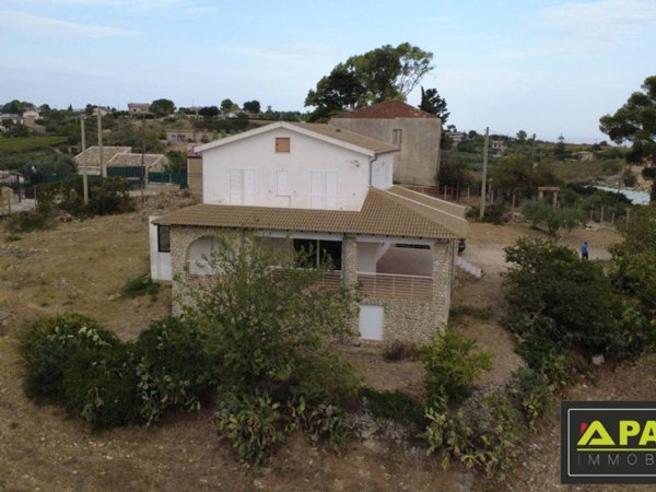 casa indipendente in vendita a Canicattì