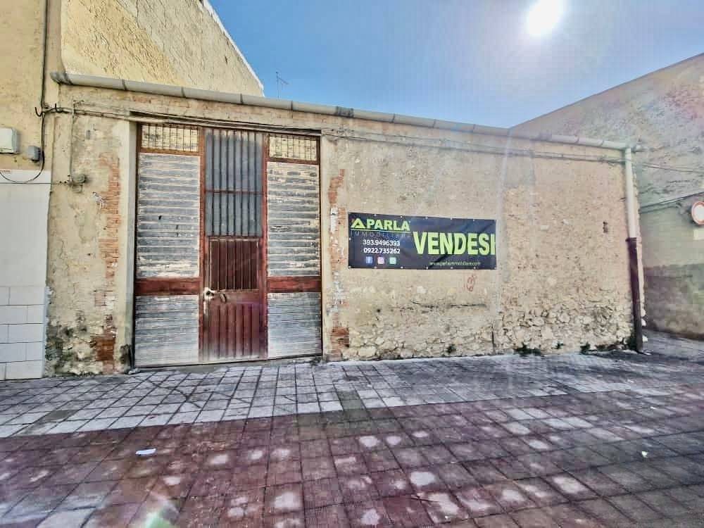locale commerciale in vendita a Canicattì