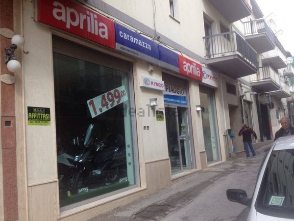 locale commerciale in vendita a Canicattì