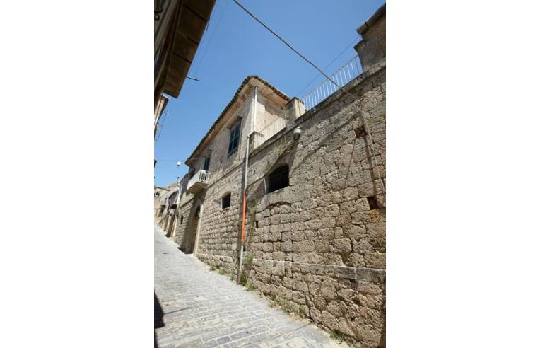intera palazzina in vendita a Canicattì
