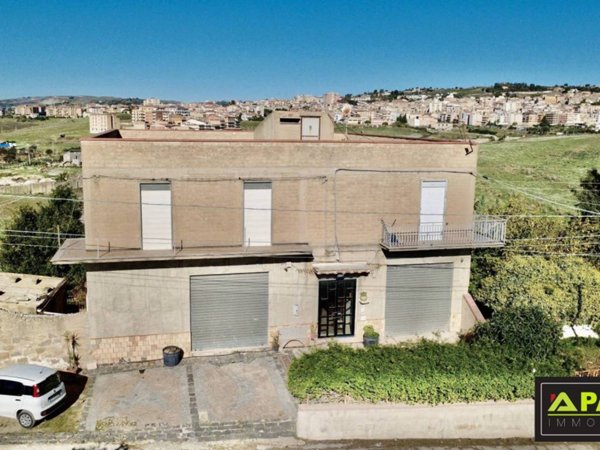 casa indipendente in vendita a Canicattì