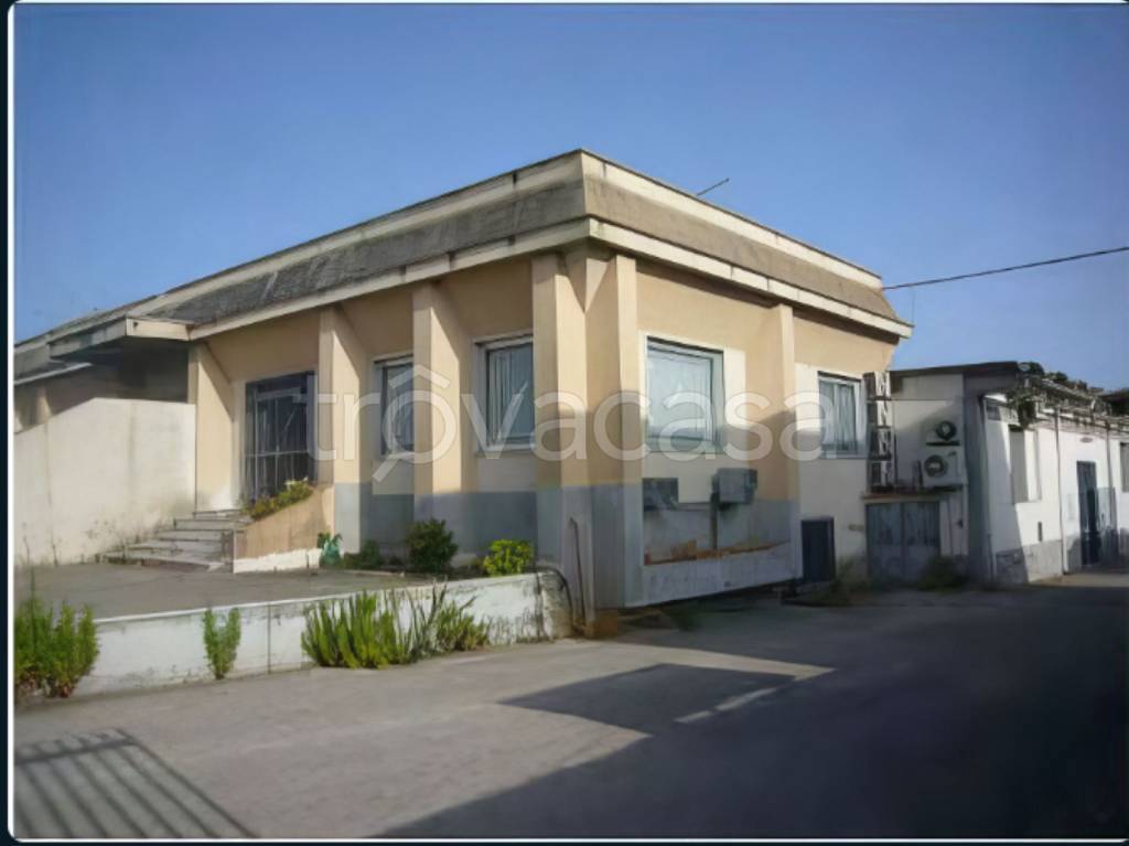 capannone in vendita a Canicattì