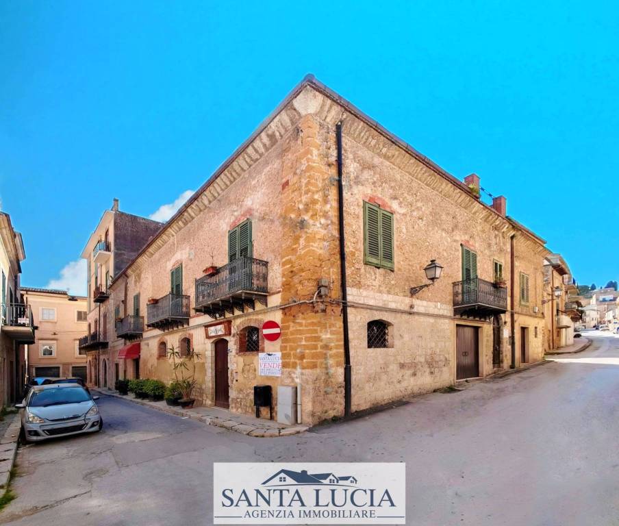 casa indipendente in vendita a Canicattì