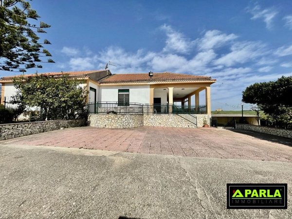 casa indipendente in vendita a Canicattì