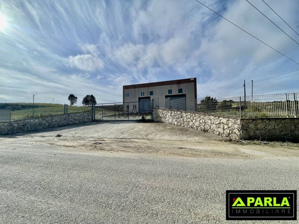 capannone in vendita a Canicattì