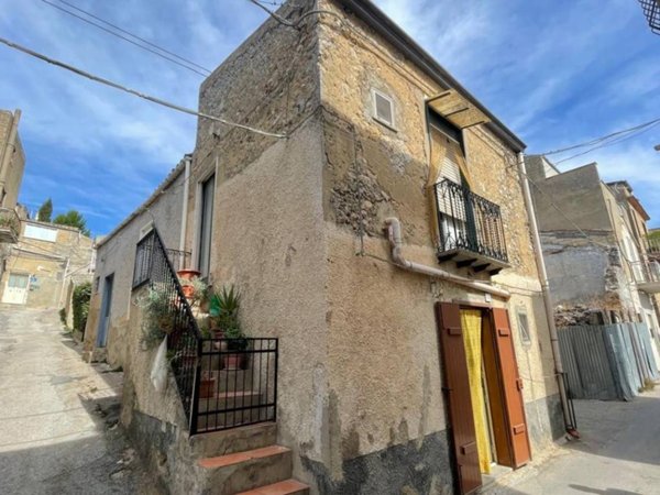 casa indipendente in vendita a Canicattì
