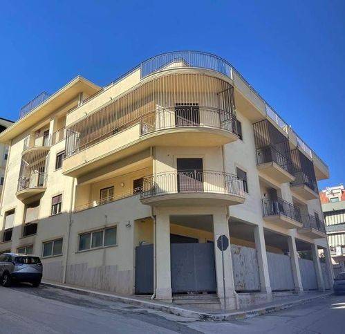 casa indipendente in vendita a Canicattì