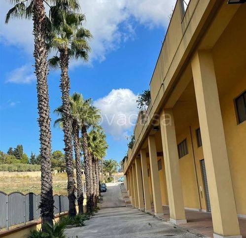 locale commerciale in vendita a Canicattì