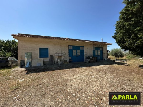 locale di sgombero in vendita a Canicattì