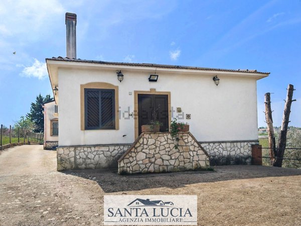 casa indipendente in vendita a Canicattì