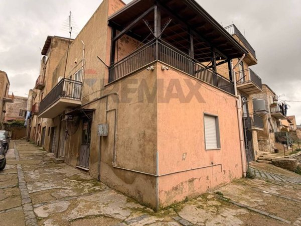 casa indipendente in vendita a Canicattì