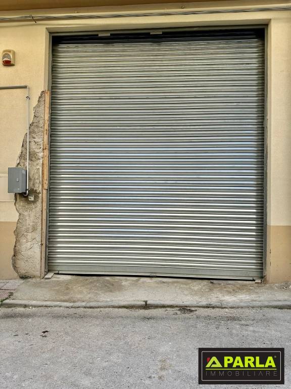 locale commerciale in vendita a Canicattì