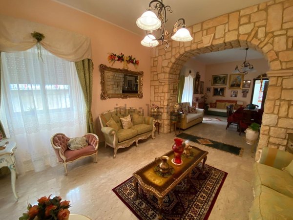 casa indipendente in vendita a Canicattì