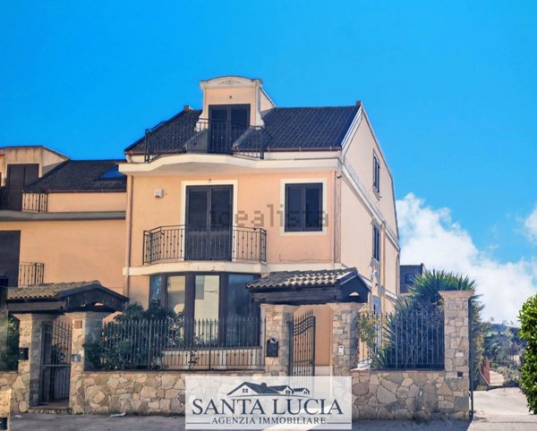 casa indipendente in vendita a Canicattì