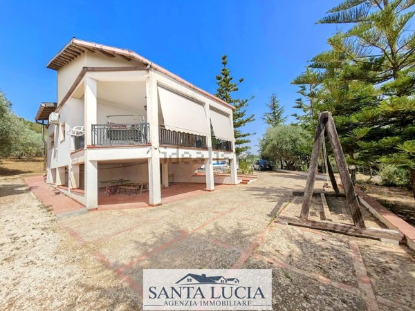 casa indipendente in vendita a Canicattì