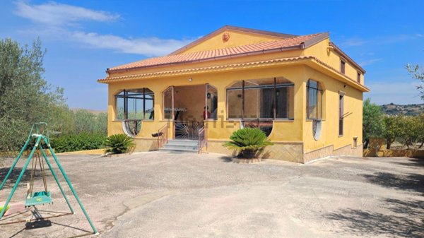 esavano in vendita a Canicattì