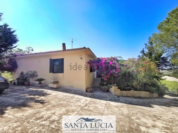 casa indipendente in vendita a Canicattì