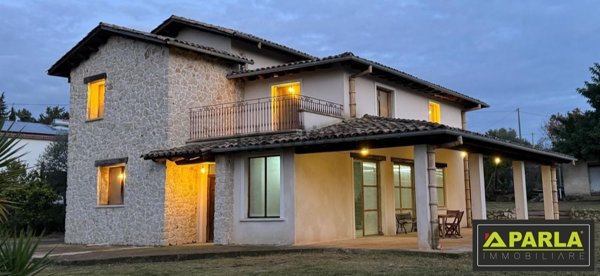 casa indipendente in vendita a Canicattì