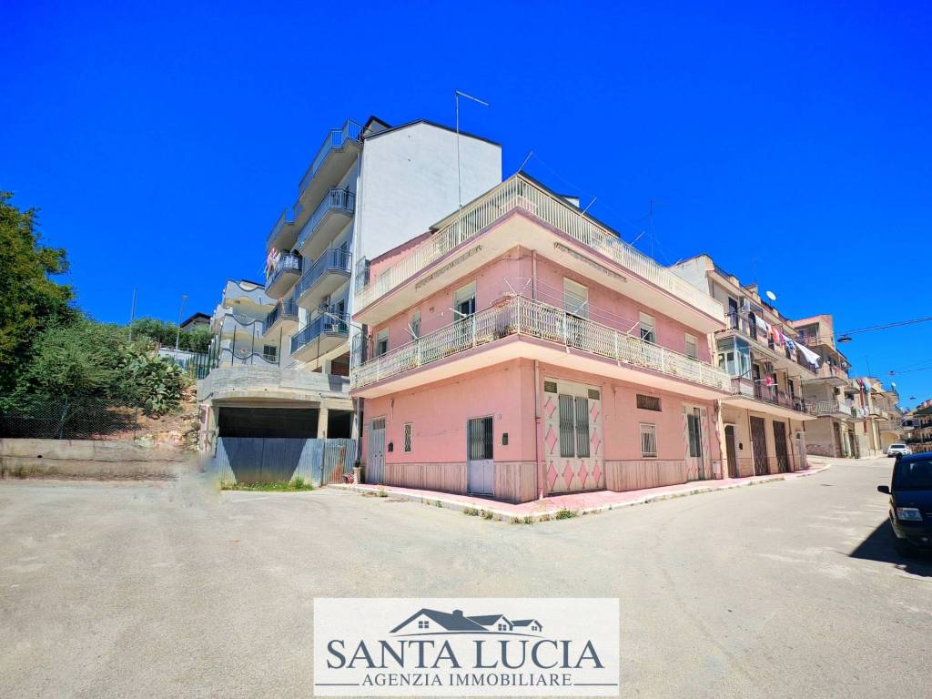 casa indipendente in vendita a Canicattì