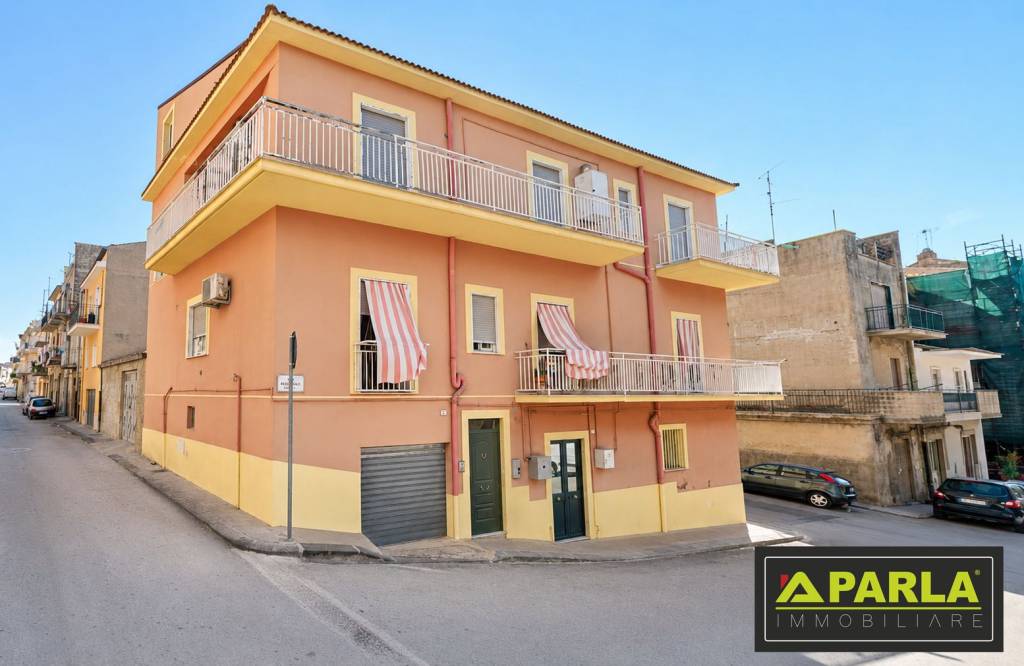 casa indipendente in vendita a Canicattì