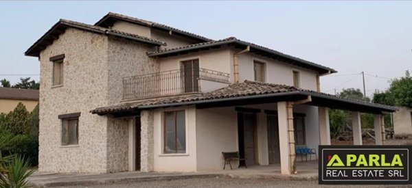 casa indipendente in vendita a Canicattì