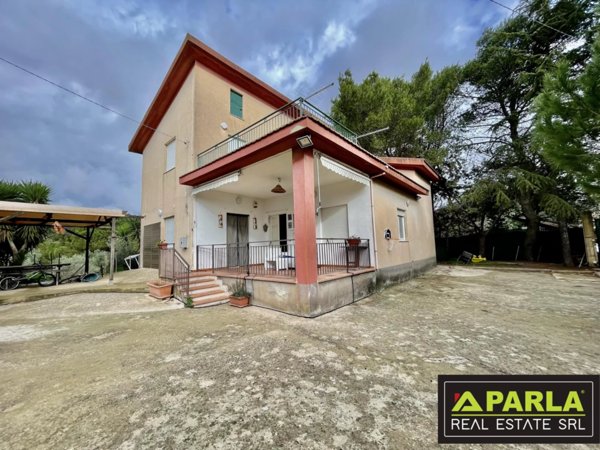 casa indipendente in vendita a Canicattì