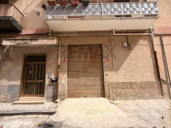 locale di sgombero in vendita a Canicattì