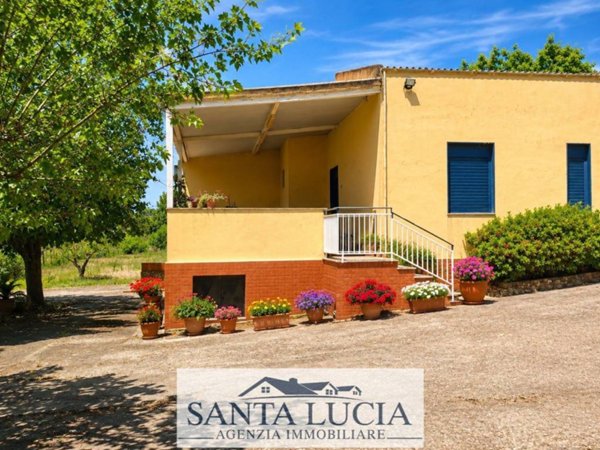 casa indipendente in vendita a Canicattì