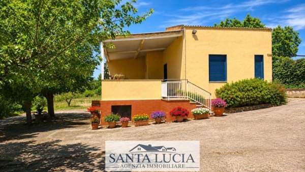 casa indipendente in vendita a Canicattì
