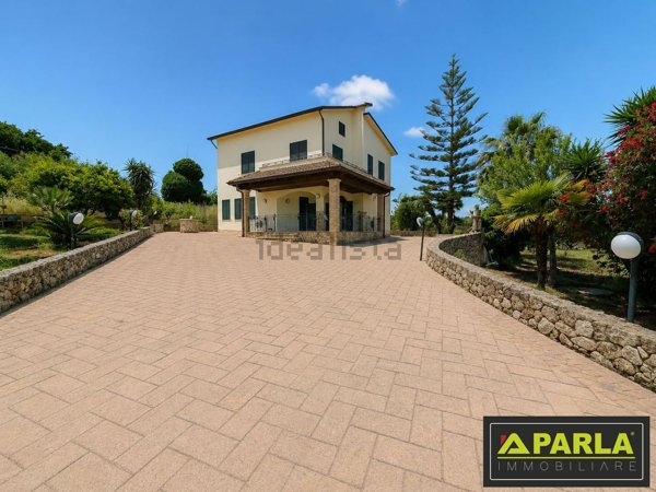 casa indipendente in vendita a Canicattì