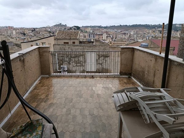 casa indipendente in vendita a Canicattì