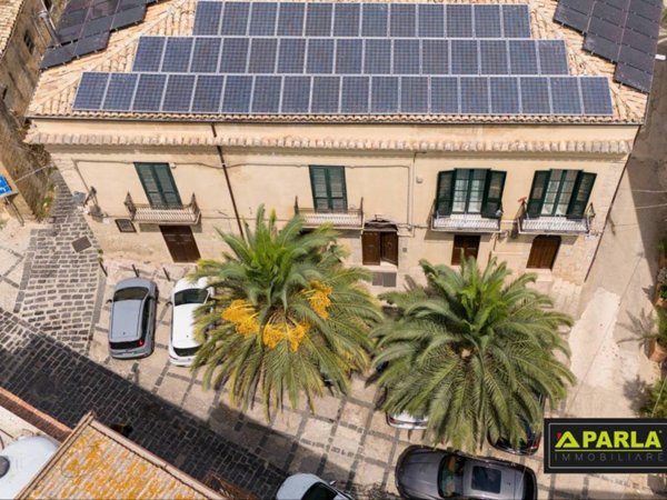 casa indipendente in vendita a Canicattì