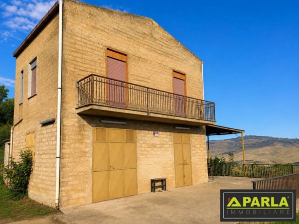 casa indipendente in vendita a Canicattì