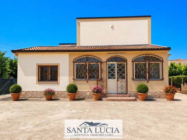 casa indipendente in vendita a Canicattì