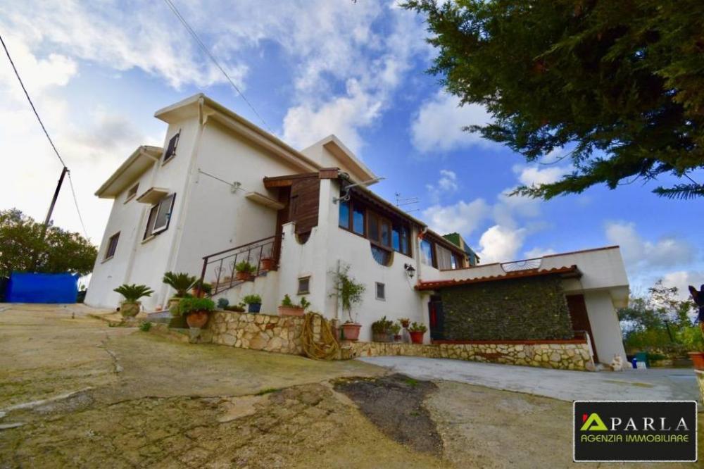 casa indipendente in vendita a Canicattì