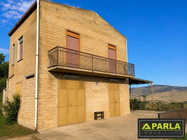 casa indipendente in vendita a Canicattì