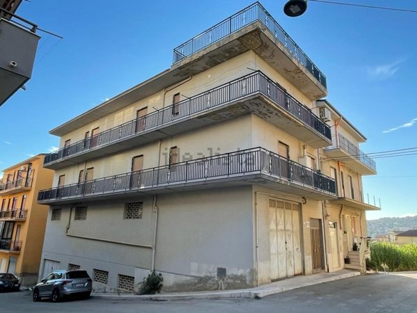 locale di sgombero in vendita a Canicattì