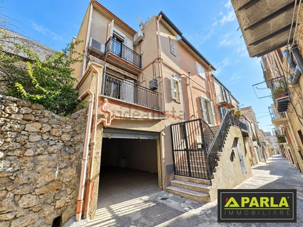 casa indipendente in vendita a Canicattì