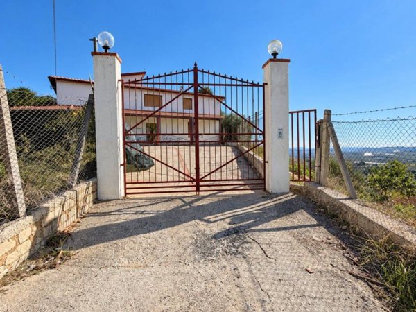 casa indipendente in vendita a Canicattì